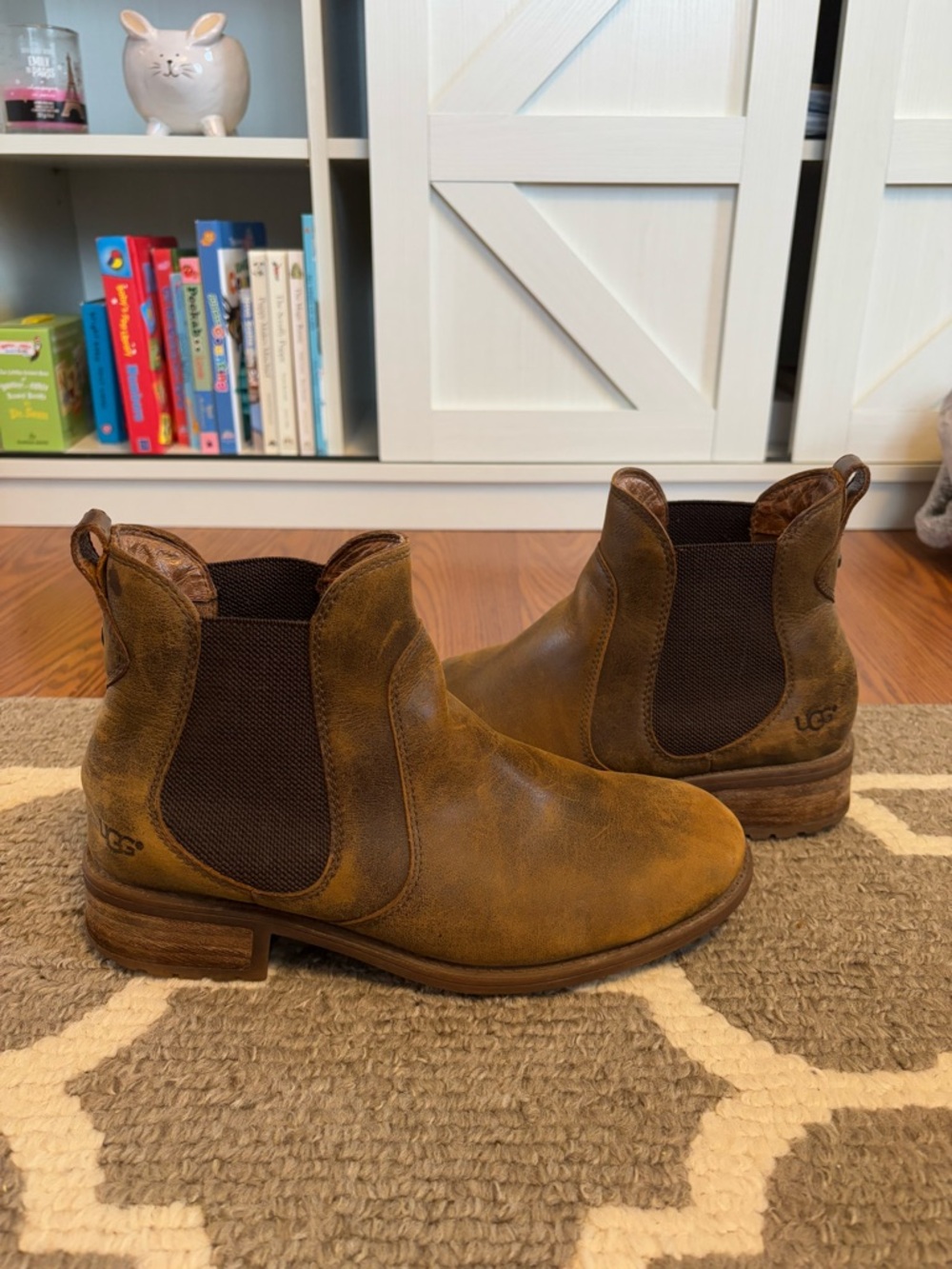 Ugg Leather Chelsea Boots